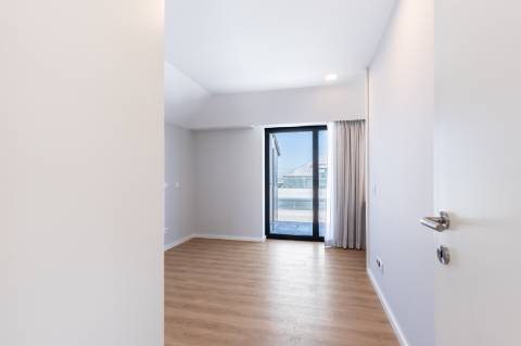 T4Duplex com varandas e terraço Sofisticação e Exclusividade em Aveiro