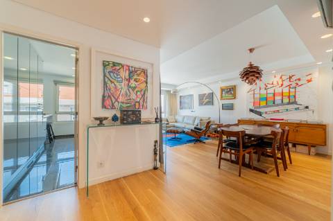 T2 em Campo de Ourique com BOX para 2 viaturas