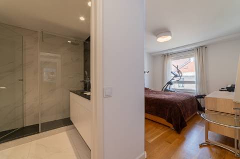 T2 em Campo de Ourique com BOX para 2 viaturas