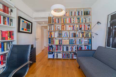 T2 em Campo de Ourique com BOX para 2 viaturas