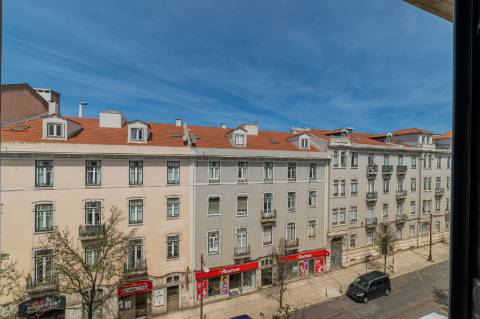 T2 em Campo de Ourique com BOX para 2 viaturas