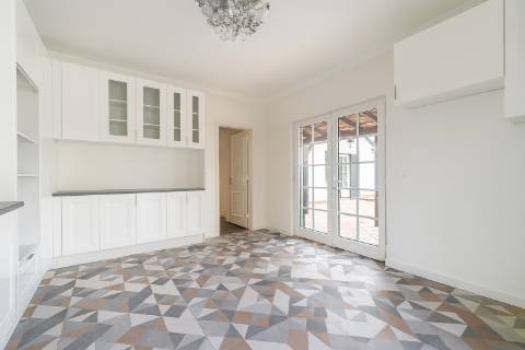 Moradia Térrea de Luxo na Verdizela com 1.200 m² de Terreno e Área de Lazer Completa