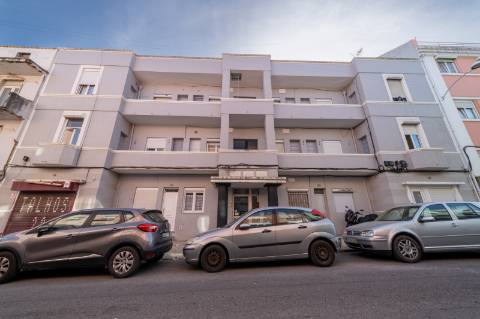 Apartamento T1 no Beato Mobilado e Equipado