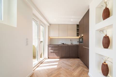 Apartamento T2 em piso 6 com elevador , excelente orientação solar e vista ampla