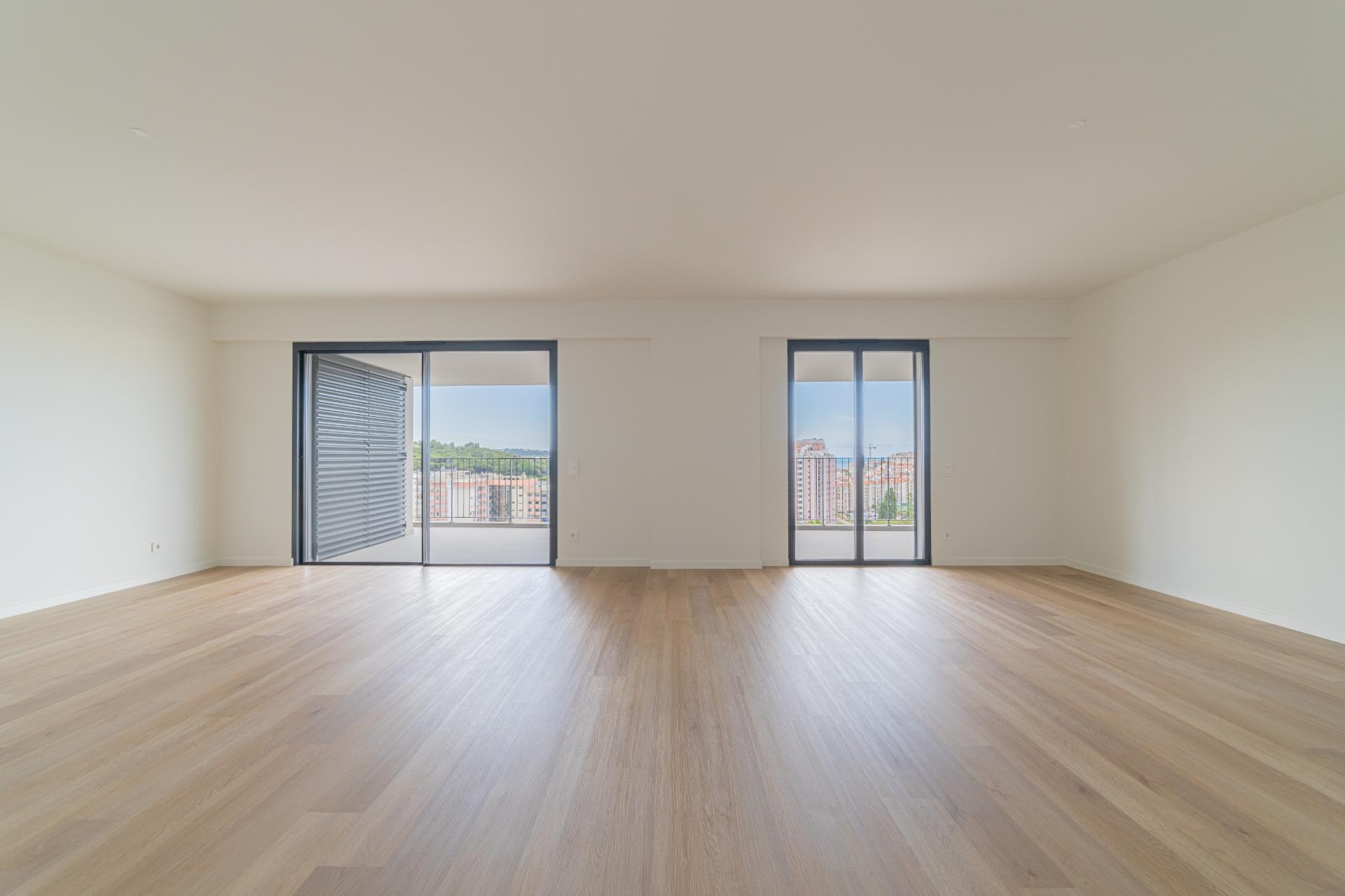 Apartamento T4 novo a estrear com terraço panorâmico e vista Tejo em Miraflores - Oeiras