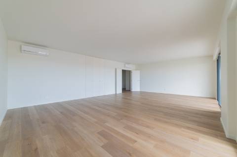 Apartamento T4 novo a estrear com terraço panorâmico e vista Tejo em Miraflores - Oeiras