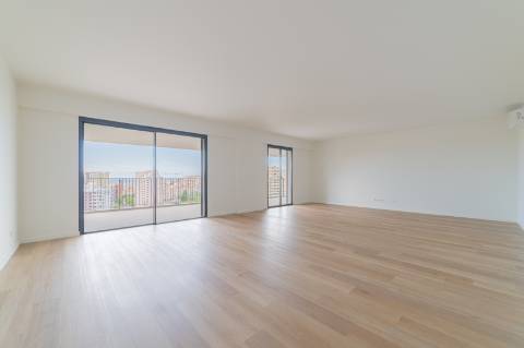 Apartamento T4 novo a estrear com terraço panorâmico e vista Tejo em Miraflores - Oeiras