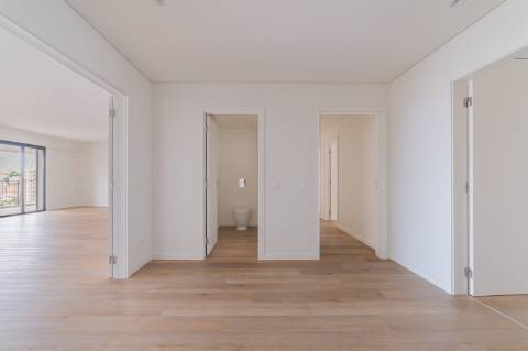 Apartamento T4 novo a estrear com terraço panorâmico e vista Tejo em Miraflores - Oeiras