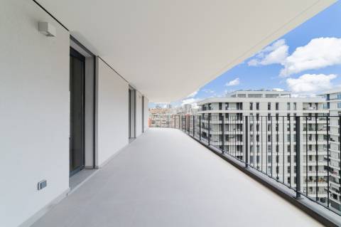 Apartamento T4 novo a estrear com terraço panorâmico e vista Tejo em Miraflores - Oeiras