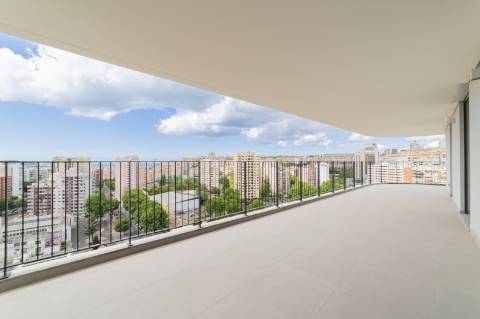 Apartamento T4 novo a estrear com terraço panorâmico e vista Tejo em Miraflores - Oeiras