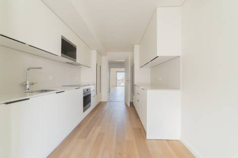 Apartamento T4 novo a estrear com terraço panorâmico e vista Tejo em Miraflores - Oeiras