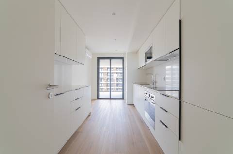 Apartamento T4 novo a estrear com terraço panorâmico e vista Tejo em Miraflores - Oeiras