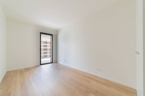 Apartamento T4 novo a estrear com terraço panorâmico e vista Tejo em Miraflores - Oeiras