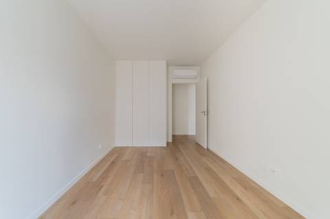 Apartamento T4 novo a estrear com terraço panorâmico e vista Tejo em Miraflores - Oeiras