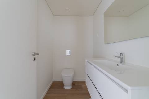 Apartamento T4 novo a estrear com terraço panorâmico e vista Tejo em Miraflores - Oeiras