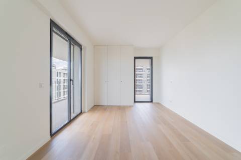 Apartamento T4 novo a estrear com terraço panorâmico e vista Tejo em Miraflores - Oeiras