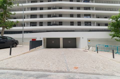 Apartamento T4 novo a estrear com terraço panorâmico e vista Tejo em Miraflores - Oeiras