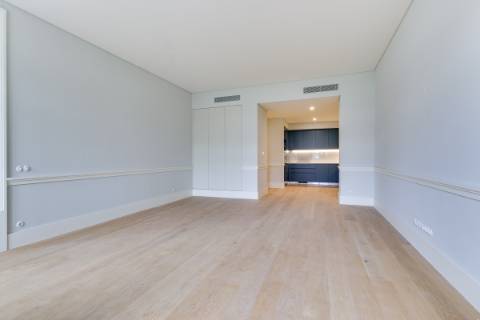 Apartamento T2 para venda na Praça Dom Pedro IV