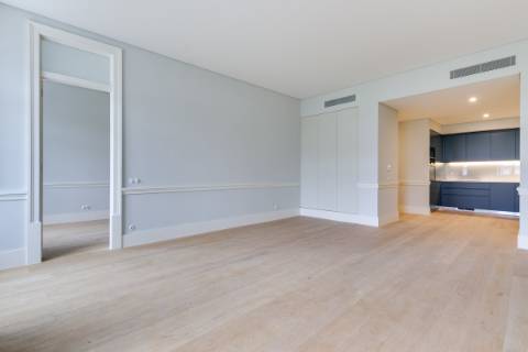 Apartamento T2 para venda na Praça Dom Pedro IV