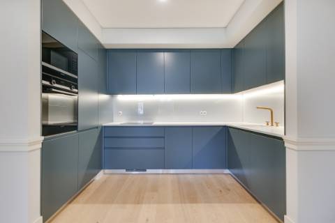 Apartamento T2 para venda na Praça Dom Pedro IV