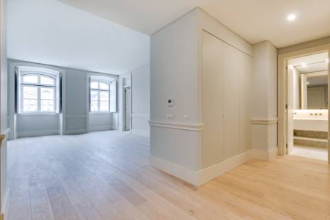 Apartamento T2 para venda na Praça Dom Pedro IV
