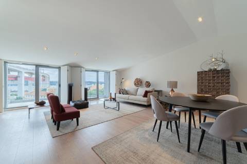 Apartamento T3 em Alcântara