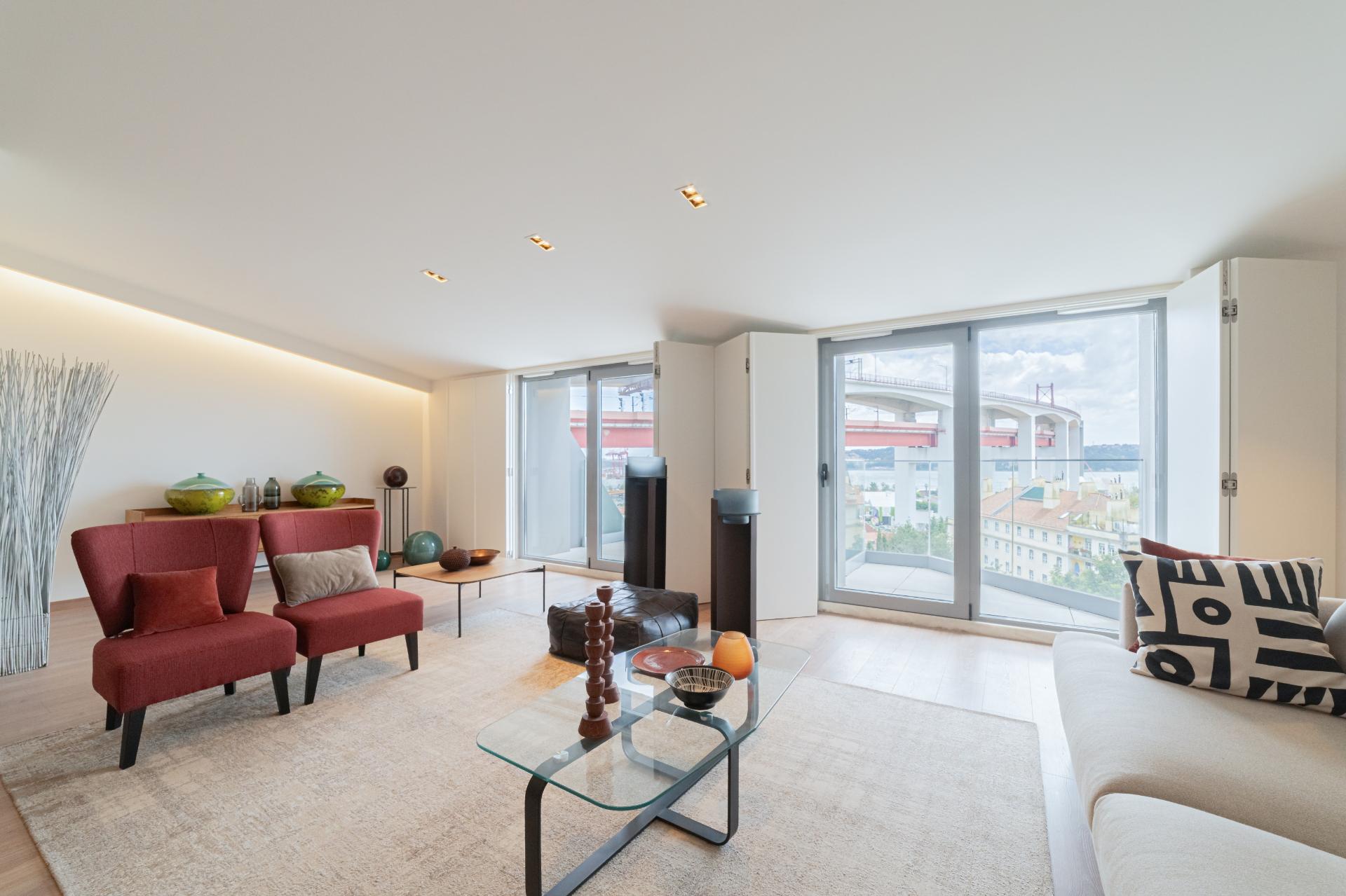 Apartamento T3 em Alcântara