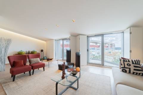 Apartamento T3 em Alcântara