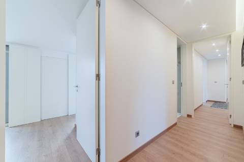 Apartamento T3 em Alcântara