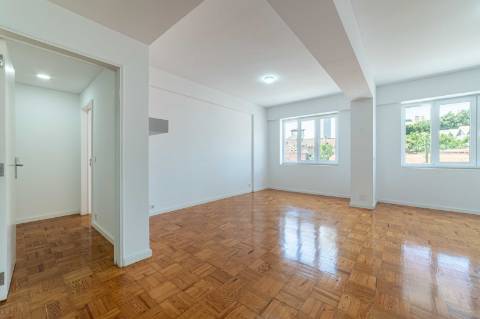 Apartamento T3 em Alcantara para arrendar
