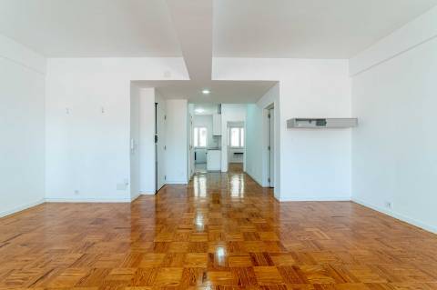 Apartamento T3 em Alcantara para arrendar
