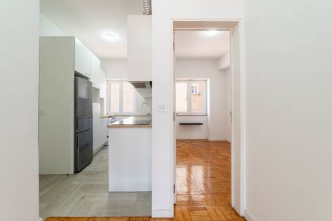 Apartamento T3 em Alcantara para arrendar
