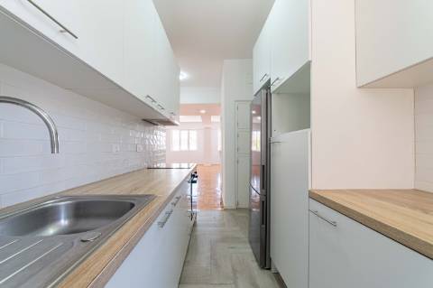 Apartamento T3 em Alcantara para arrendar