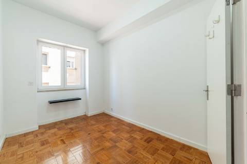 Apartamento T3 em Alcantara para arrendar