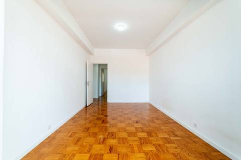 Apartamento T3 em Alcantara para arrendar