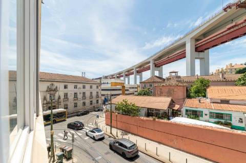 Apartamento T3 em Alcantara para arrendar