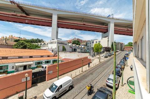Apartamento T3 em Alcantara para arrendar