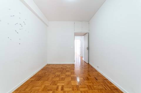 Apartamento T3 em Alcantara para arrendar
