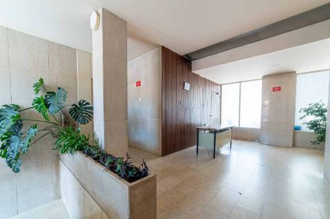Apartamento T3 em Alcantara para arrendar