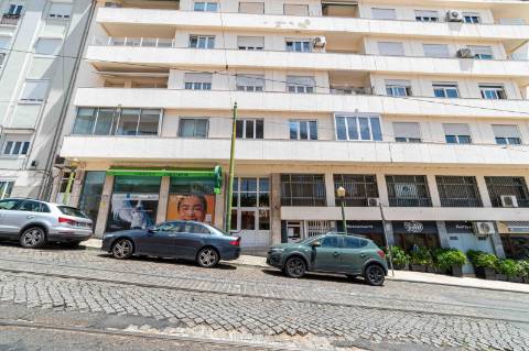 Apartamento T3 em Alcantara para arrendar