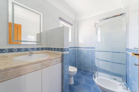 Moradia T4 com piscina