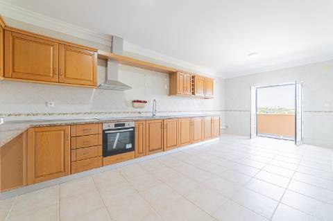 Moradia T4 com piscina