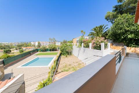 Moradia T4 com piscina