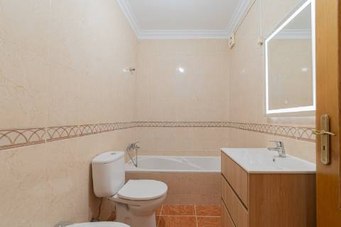 Moradia T4 com piscina