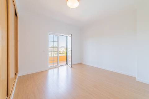 Moradia T4 com piscina