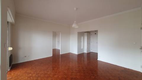 Apartamento T1 para arrendamento, no Lumiar, Lisboa.