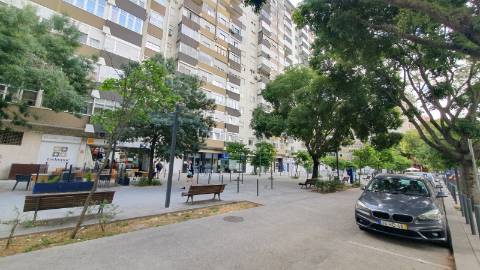 Apartamento T1 para arrendamento, no Lumiar, Lisboa.