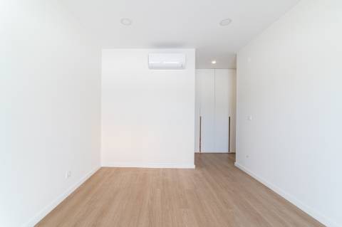 Moradia Exclusiva de Arquitetura Contemporânea, Conforto, Elegância e Localização de Excelência
