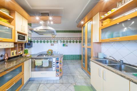 Exclusivo Apartamento T5 no Real Forte com Vista Panorâmica sobre o Rio Tejo