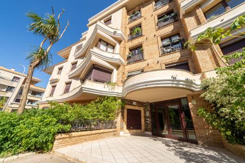 Exclusivo Apartamento T5 no Real Forte com Vista Panorâmica sobre o Rio Tejo